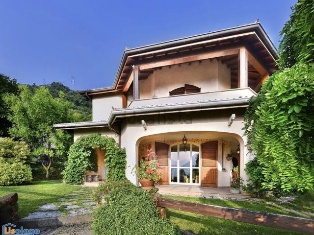 Case e ville in vendita di 229 m² in Via Gaudenzio Ferrari, 37