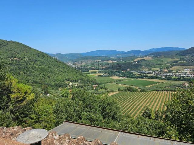 Case e ville in vendita di 229 m² in Via di Rosano
