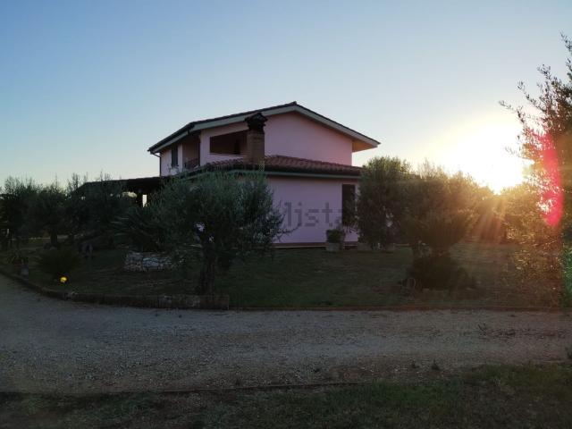 Case e ville in vendita di 229 m² in Via Stazione di Cori
