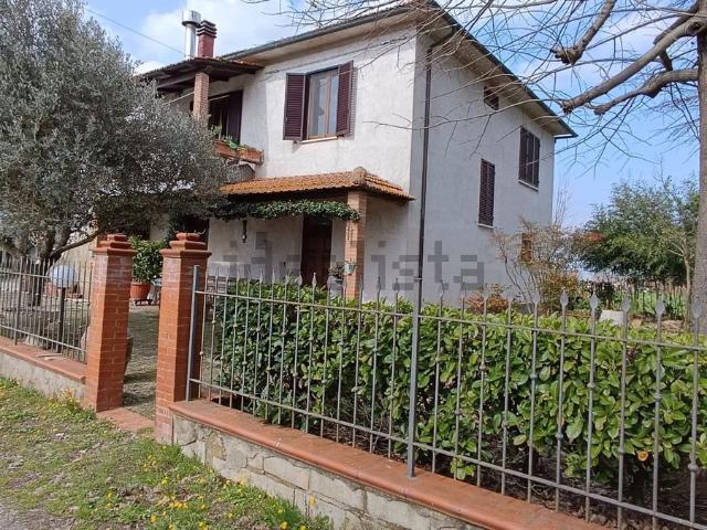 Case e ville in vendita di 230 m²