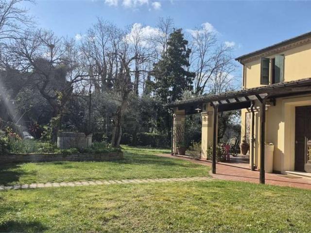 Case e ville in vendita di 230 m²