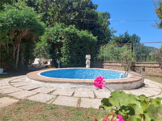 Case e ville in vendita di 230 m²