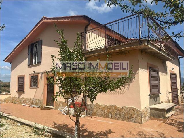Case e ville in vendita di 230 m²