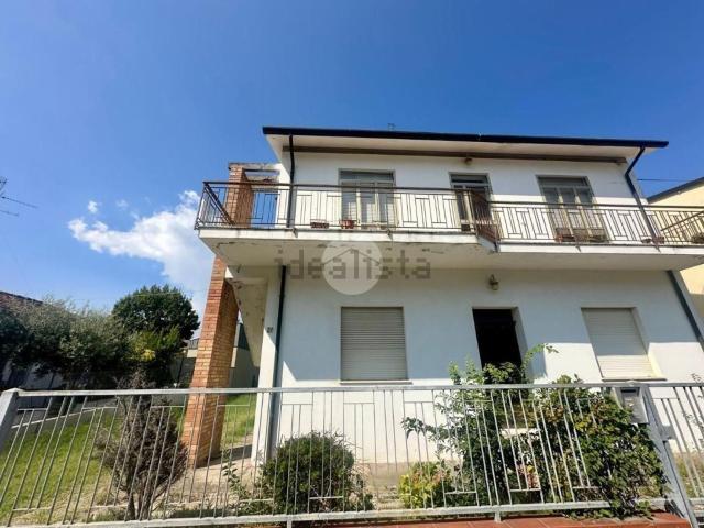 Case e ville in vendita di 230 m²