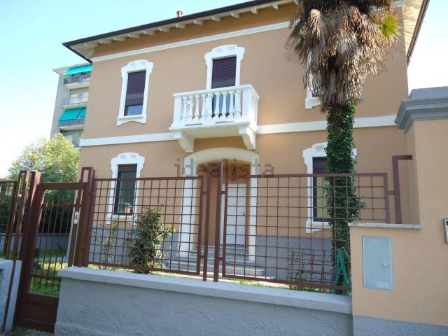 Case e ville in vendita di 230 m² in Via Privata Macchetta, 4
