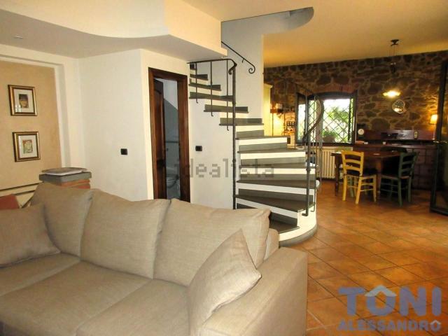 Case e ville in vendita di 230 m²