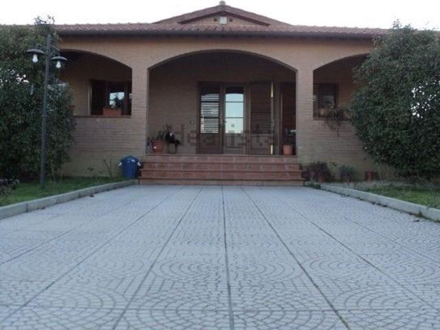 Case e ville in vendita di 230 m²