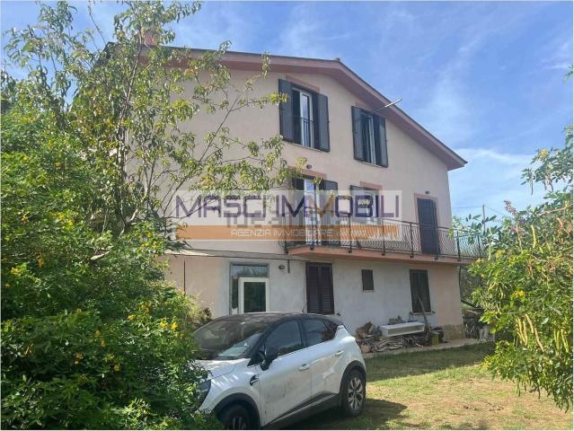 Case e ville in vendita di 230 m²