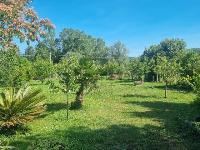 Case e ville in vendita di 230 m² in Via Sarzanese, 3542