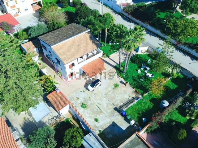 Case e ville in vendita di 230 m² in Traversa Renella
