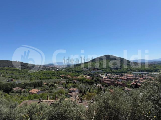 Case e ville in vendita di 230 m² in Via Costa D&apos Argento