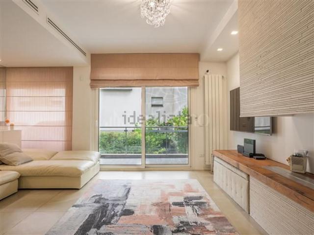 Case e ville in vendita di 230 m² in Via Goffredo Mameli