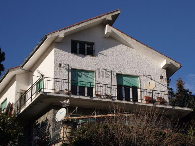 Case e ville in vendita di 230 m² in Via Generale Vincenzo Rossi