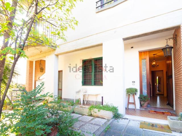 Case e ville in vendita di 230 m² in Via Gianni Bulgarelli