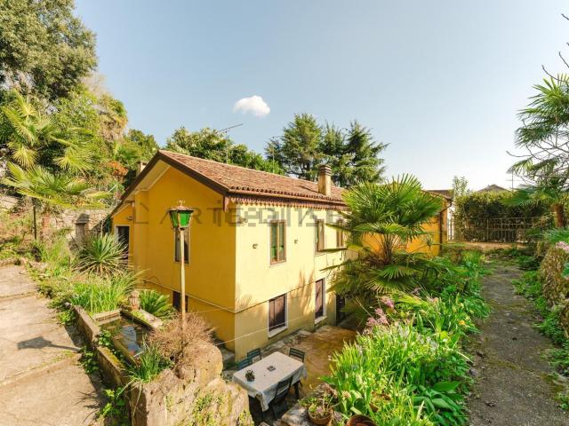Case e ville in vendita di 230 m² in Via Giovanni Battista Cima