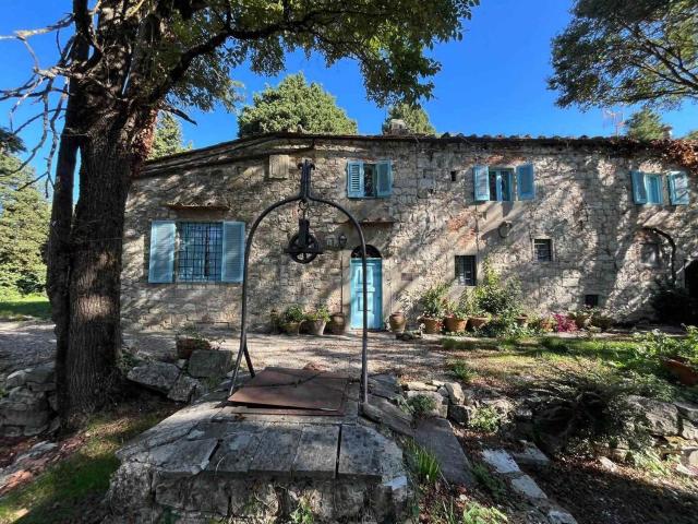 Case e ville in vendita di 230 m² in Via dei Bosconi