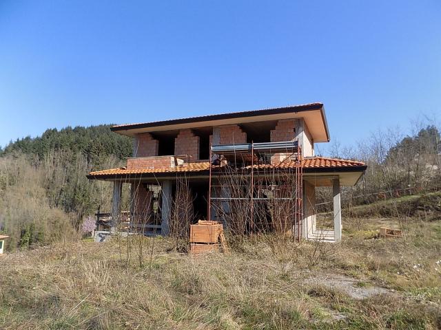 Case e ville in vendita di 230 m² in Via della Cerreta
