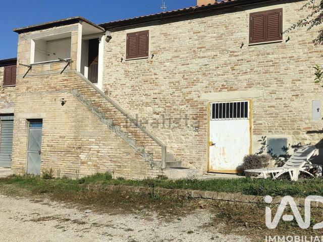 Case e ville in vendita di 230 m² in Via della Bora