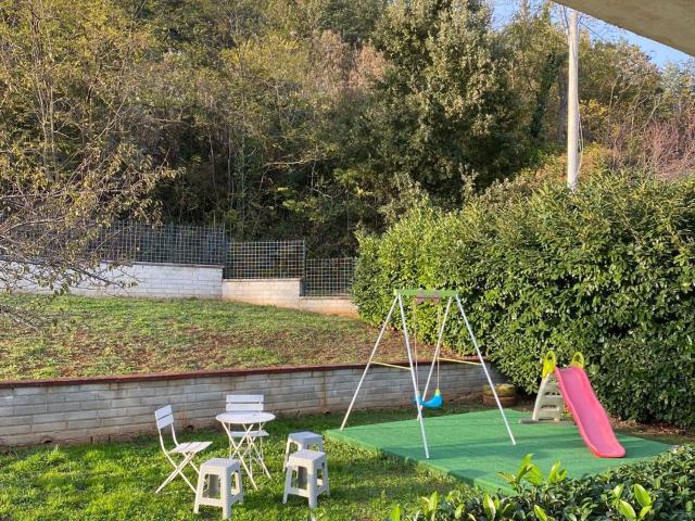 Case e ville in vendita di 230 m² in Via delle Ginestre