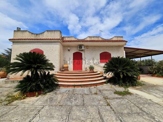 Case e ville in vendita di 230 m² in Via Francesco Cilea, 26