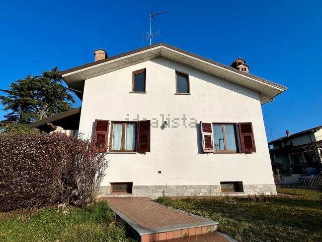Case e ville in vendita di 230 m² in Via Mobiglia, 2