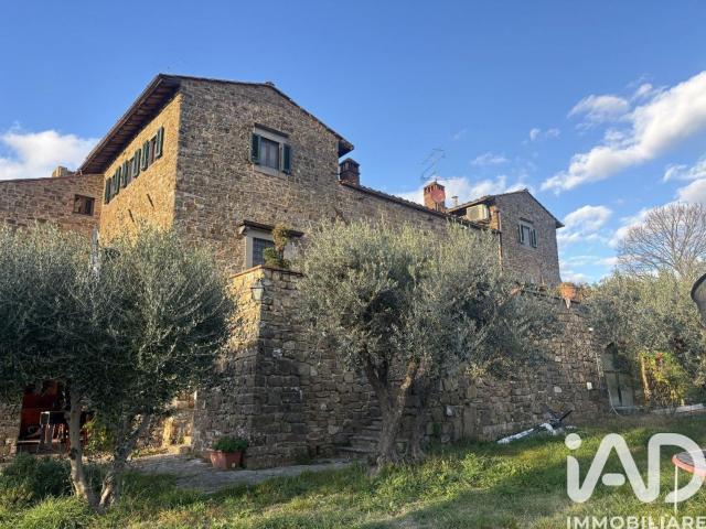 Case e ville in vendita di 230 m² in Via Montauto