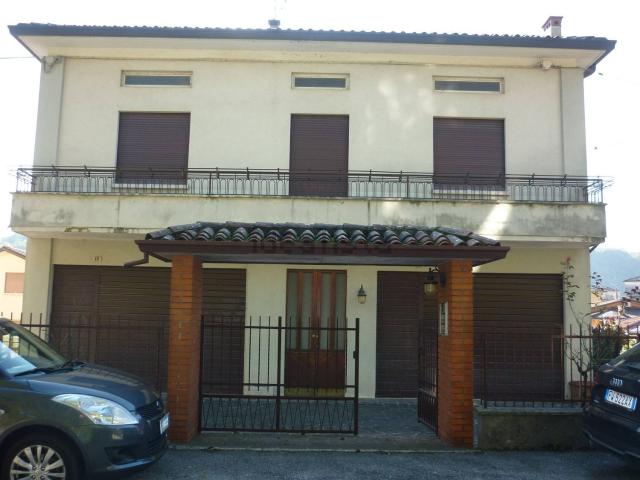 Case e ville in vendita di 230 m² in Via Masetto
