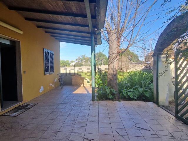 Case e ville in vendita di 230 m² in Via Masseria Nuova