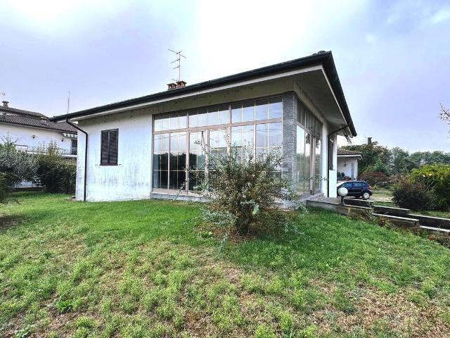 Case e ville in vendita di 230 m² in Via Mede