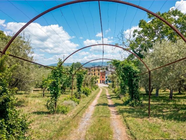 Case e ville in vendita di 230 m² in Via San Apollaria, 73