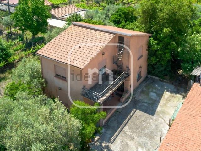 Case e ville in vendita di 230 m² in Via San Apollaria, 73