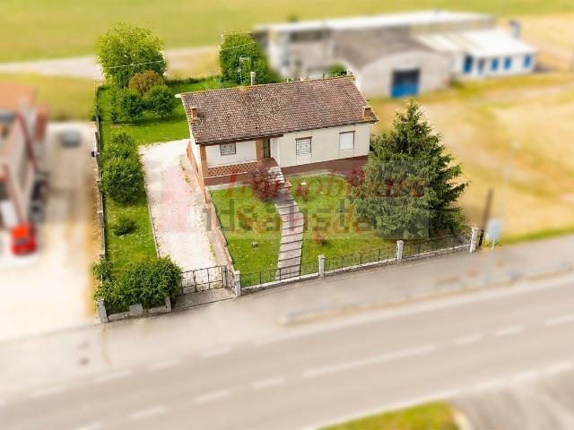 Case e ville in vendita di 230 m² in Via San Francesco