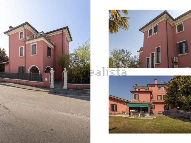 Case e ville in vendita di 230 m² in Via San Giovanni, 2
