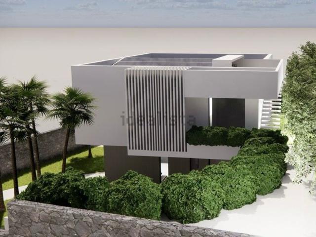 Case e ville in vendita di 230 m² in Via Sicilia, 10