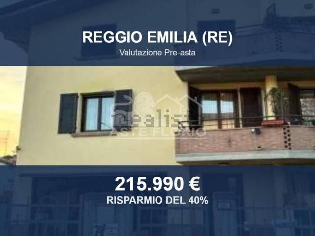 Case e ville in vendita di 230 m² in Via Simone Martini, 26