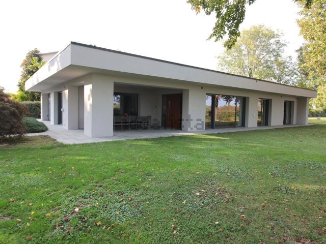 Case e ville in vendita di 230 m² in Via per San Faustino
