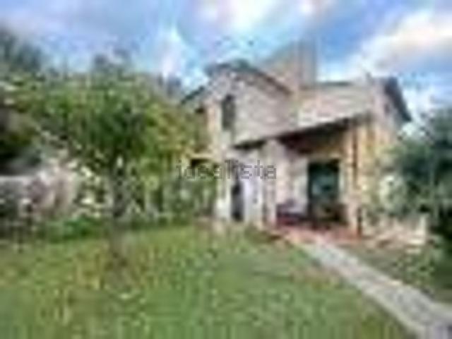 Case e ville in vendita di 230 m² in Via Praglione