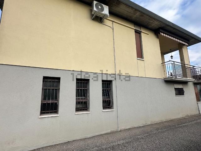 Case e ville in vendita di 230 m² in Via Roma