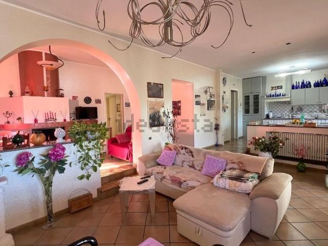 Case e ville in vendita di 230 m² in Via Tratturo Cappelle