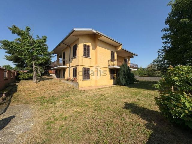 Case e ville in vendita di 230 m² in Vicolo Andrea Ferraris, 6