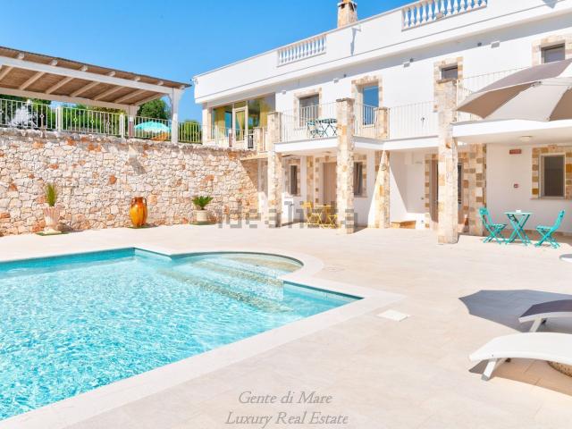 Case e ville in vendita di 230 m² in Contrada Traghetto