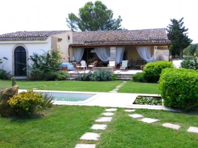 Case e ville in vendita di 230 m² in Contrada CASALOTTO