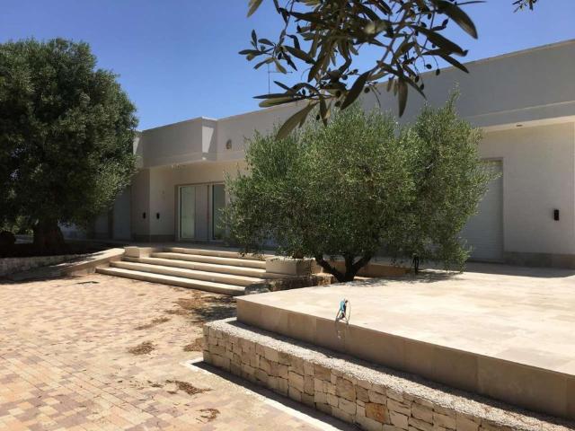 Case e ville in vendita di 230 m² in Contrada Furchi
