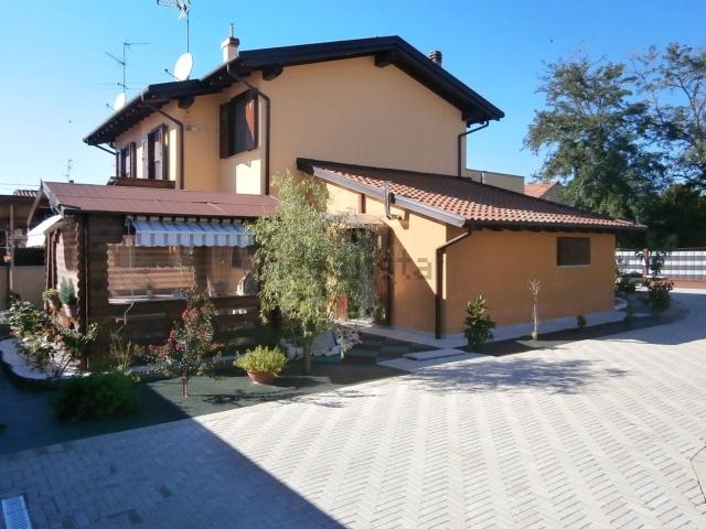 Case e ville in vendita di 230 m² in Corso JOSTI