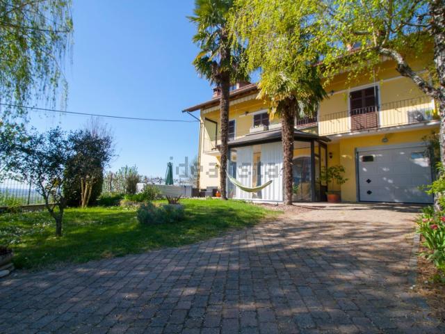 Case e ville in vendita di 230 m² in Frazione San Bartolomeo, 75