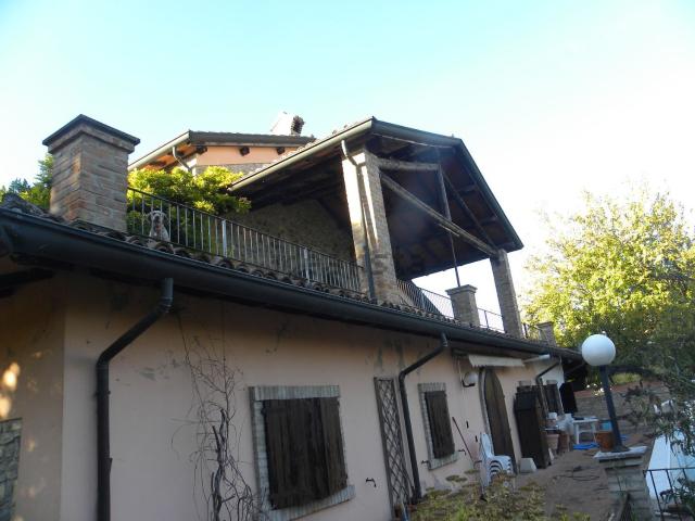 Case e ville in vendita di 230 m² in Strada Budellungo, 162