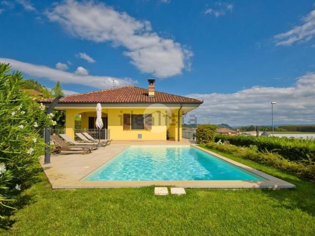 Case e ville in vendita di 230 m² in Strada Orti, 19