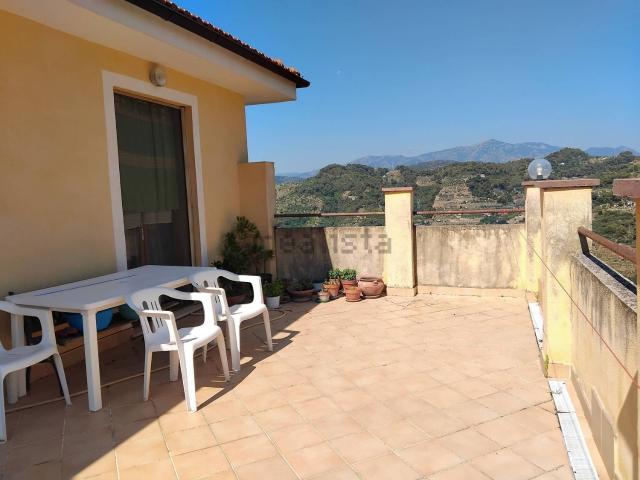 Case e ville in vendita di 230 m² in Strada Oria