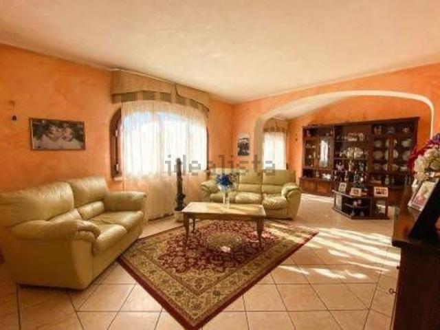 Case e ville in vendita di 230 m² in Strada Statale 125 Orientale Sarda, 275