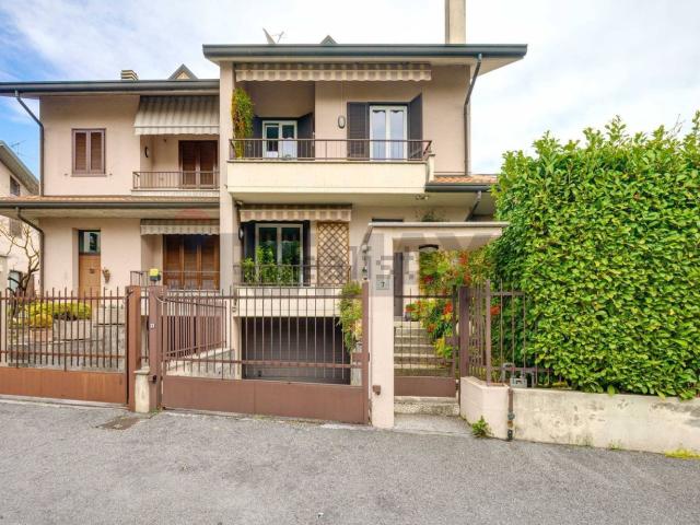 Case e ville in vendita di 231 m² in Via Cà Bianca, 7